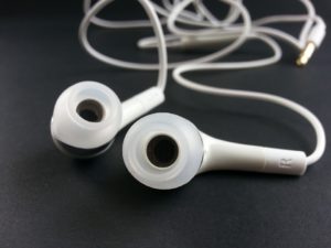 buy earphones with mic online